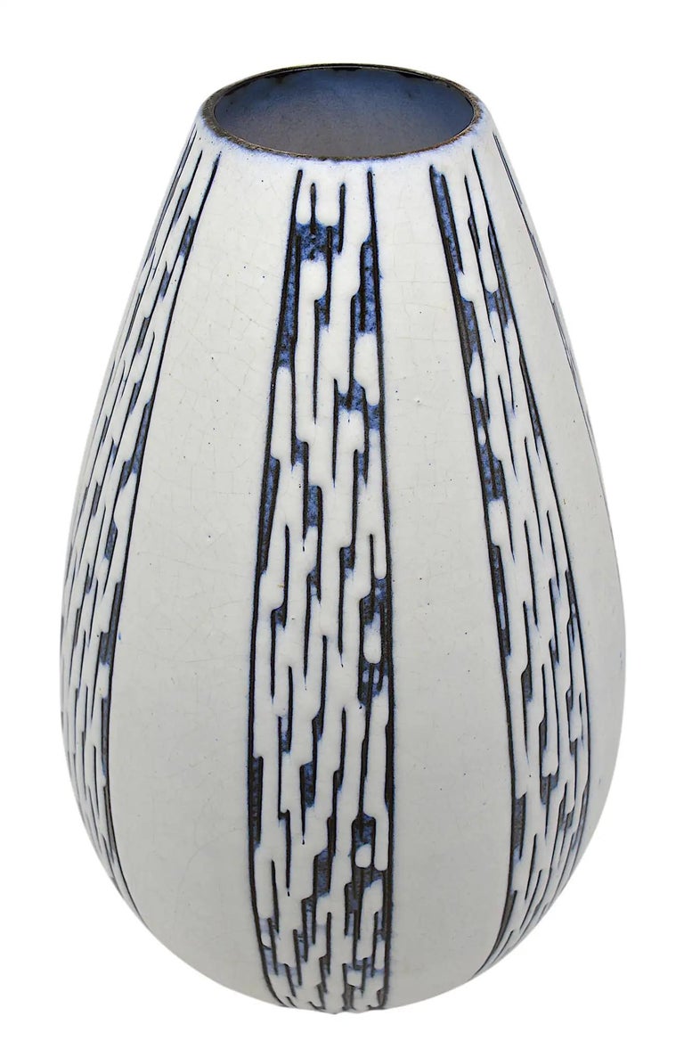 Huge stoneware floor vase by Steuler Industriewerke, Germany, 1930s-1940s. Museal piece that can be used as lamp base. Off-white crackle glazed stoneware vase with black and blue vertical decor. Height : 19.8
