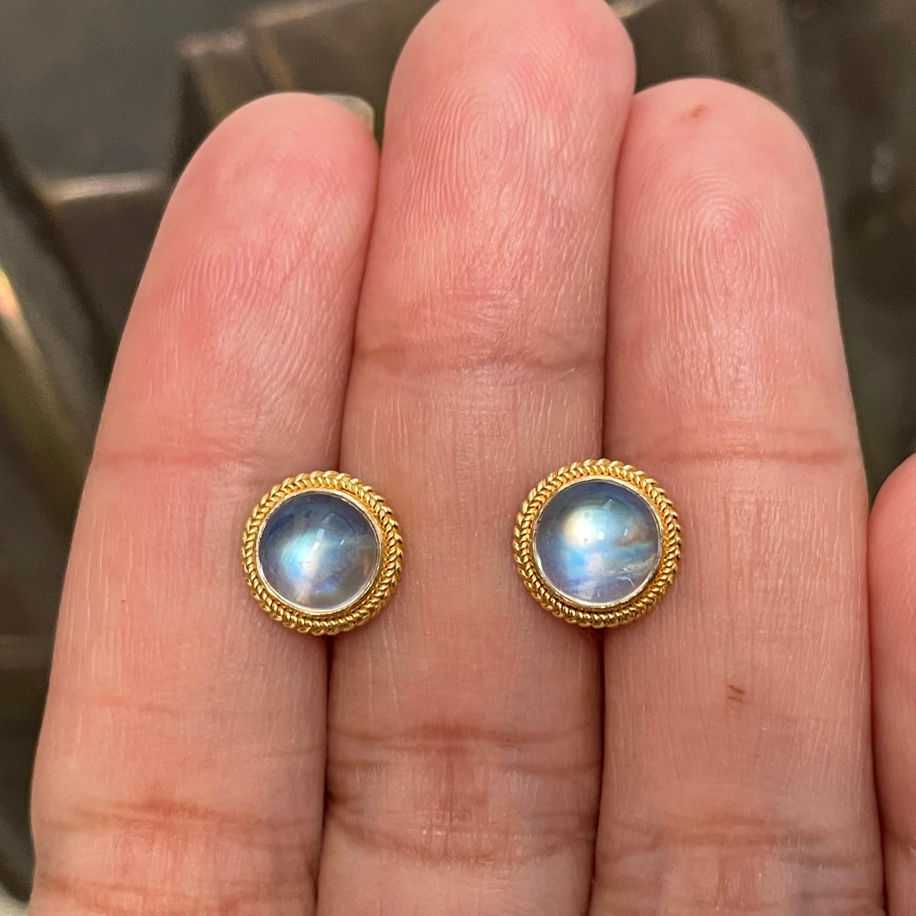 Steve Battelle 3.2 Carats Rainbow Moonstone 18K Gold Post Earrings In New Condition In Soquel, CA