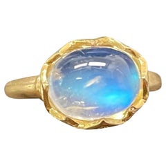 Anello Steve Battelle con pietra di luna arcobaleno da 4 carati in oro 18 carati