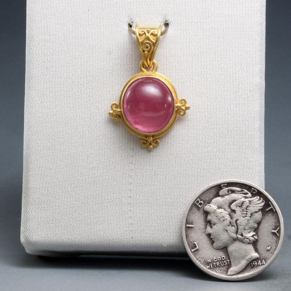 De las mujeres Colgante de oro de 18 quilates con cabujón de rubí Steve Battelle de 5,0 quilates en venta