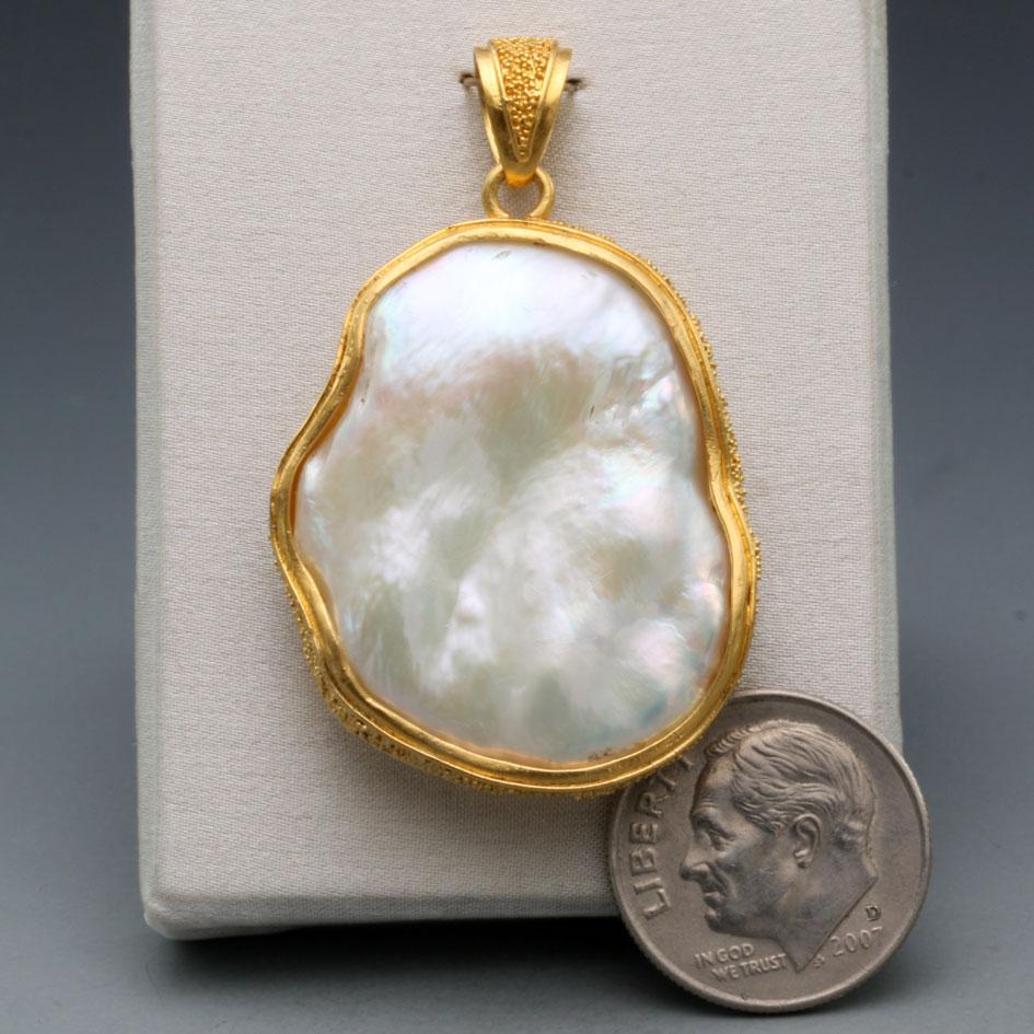 Contemporary Steve Battelle Large Pearl 22K Gold Granulated Pendant  For Sale