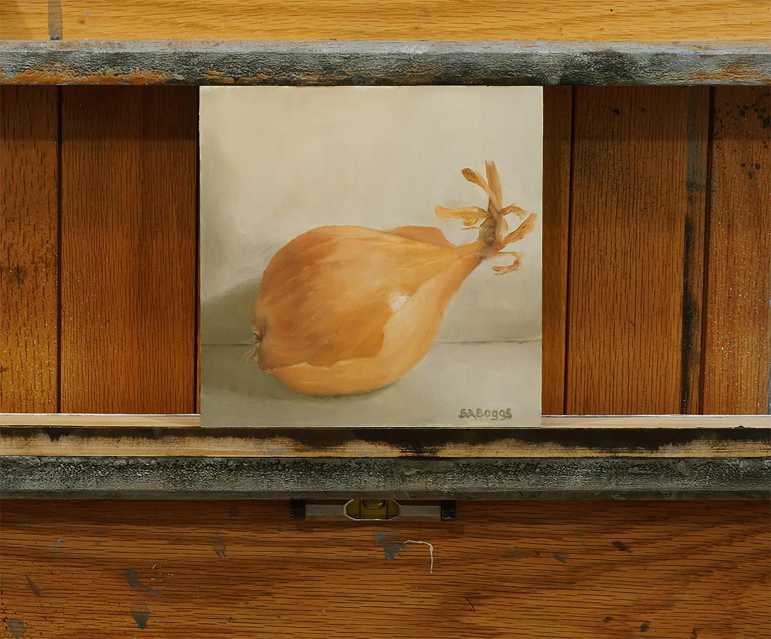Cipolla gialla, Pittura a olio - Painting Contemporaneo di Steve Boggs
