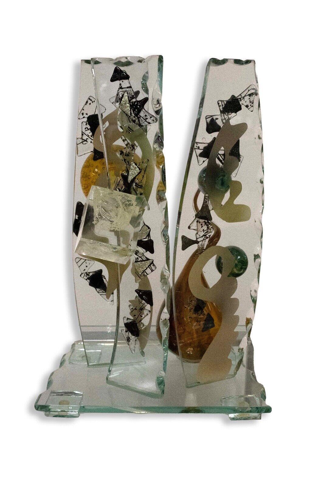 20ième siècle Sculpture d'assemblage en verre fusionné abstrait signée Steve Brewster - Formes modernes en vente