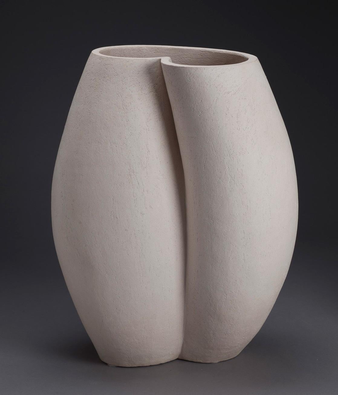 Steve Cartwright, Hip Vessel

Handmade Sculptural Ceramic, Stoneware Clay, fired to 1250c

41 x 28 cm (16.1 x 11.2 in)

Edition of 5 per year