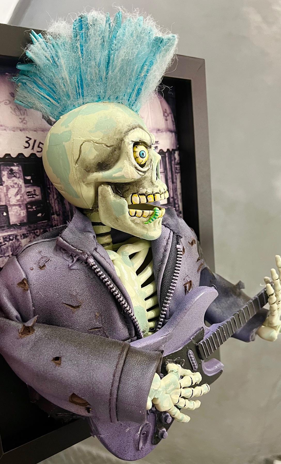 sculpture contemporaine pop art fait main intérieur CBGB rock and roll en vente 1