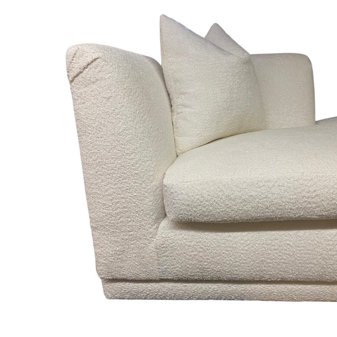 Steve Chaise Off-White Bouclé Chaise Lounge W/ Pair Matching Pillows  im Angebot 7
