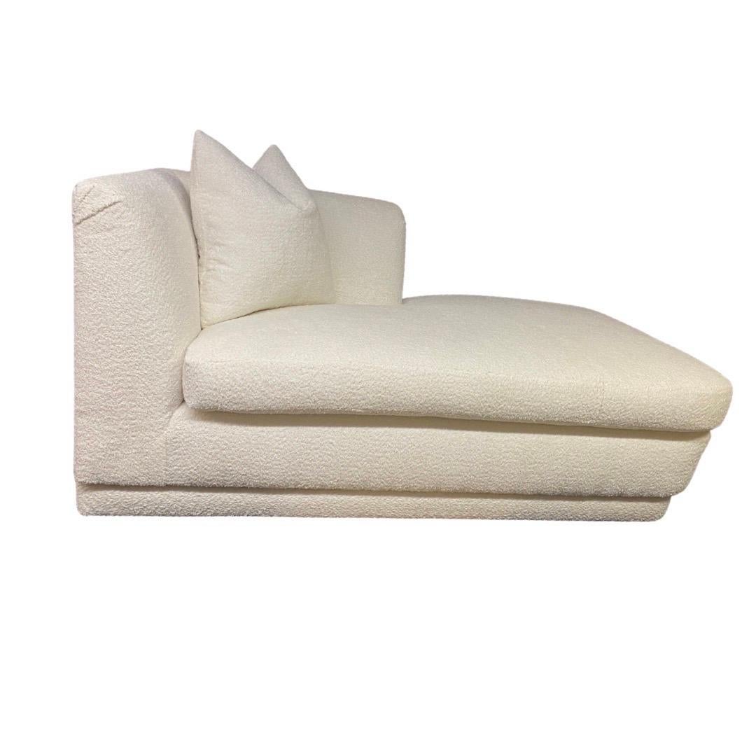 Steve Chaise Off-White Bouclé Chaise Lounge w/ Pair Matching Pillows For Sale 5