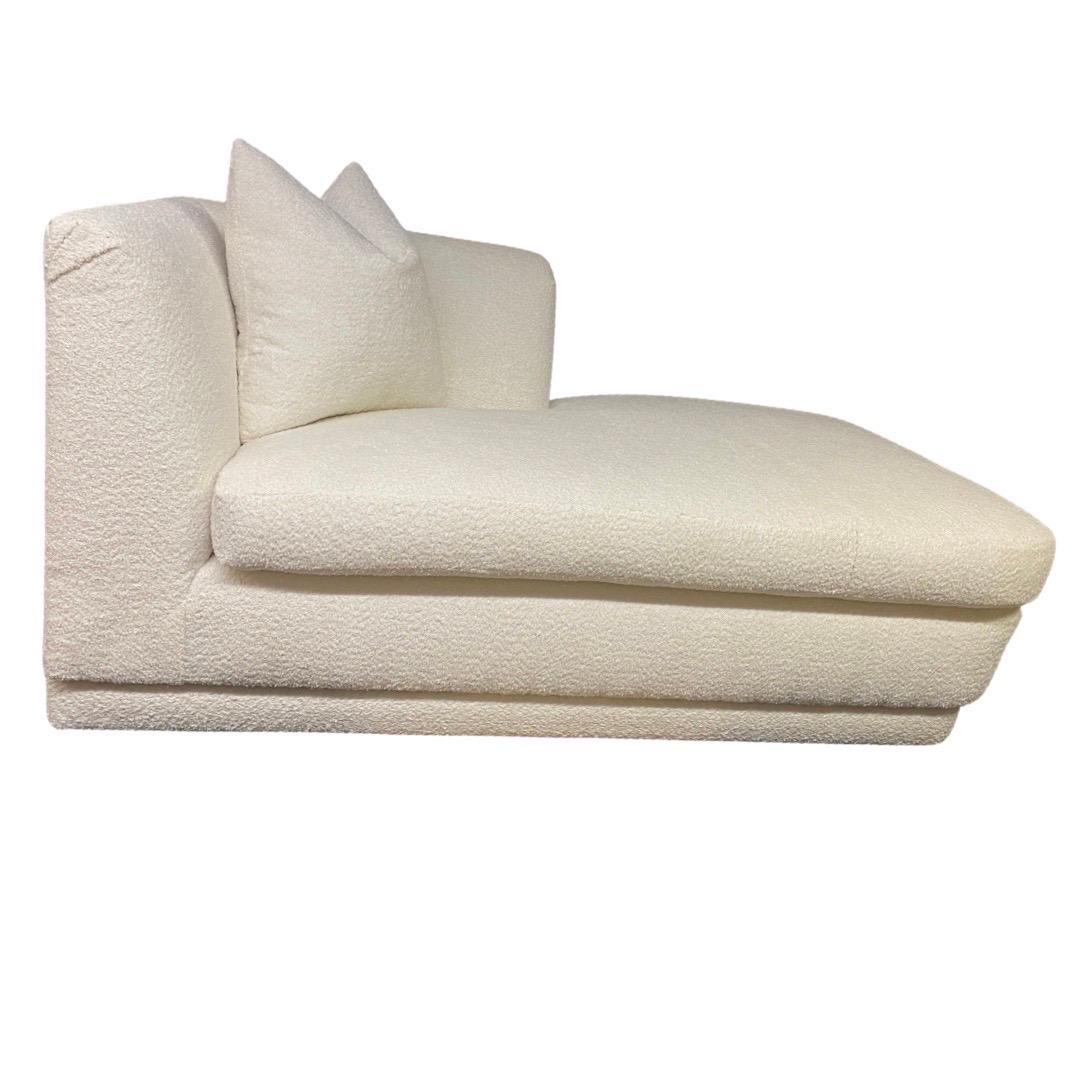 Steve Chaise Off-White Bouclé Chaise Lounge w/ Pair Matching Pillows For Sale 6