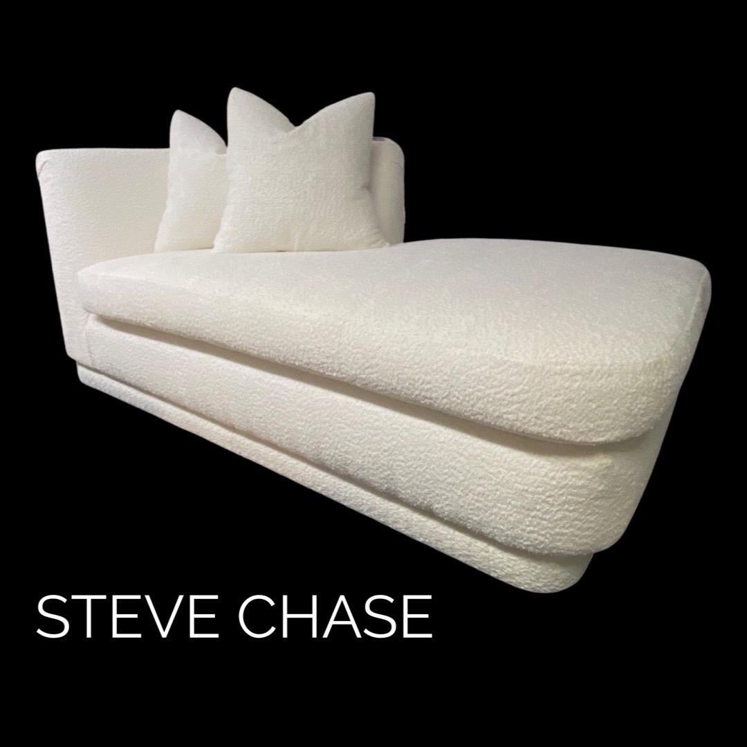 Steve Chaise Off-White Bouclé Chaise Lounge w/ Pair Matching Pillows For Sale 8