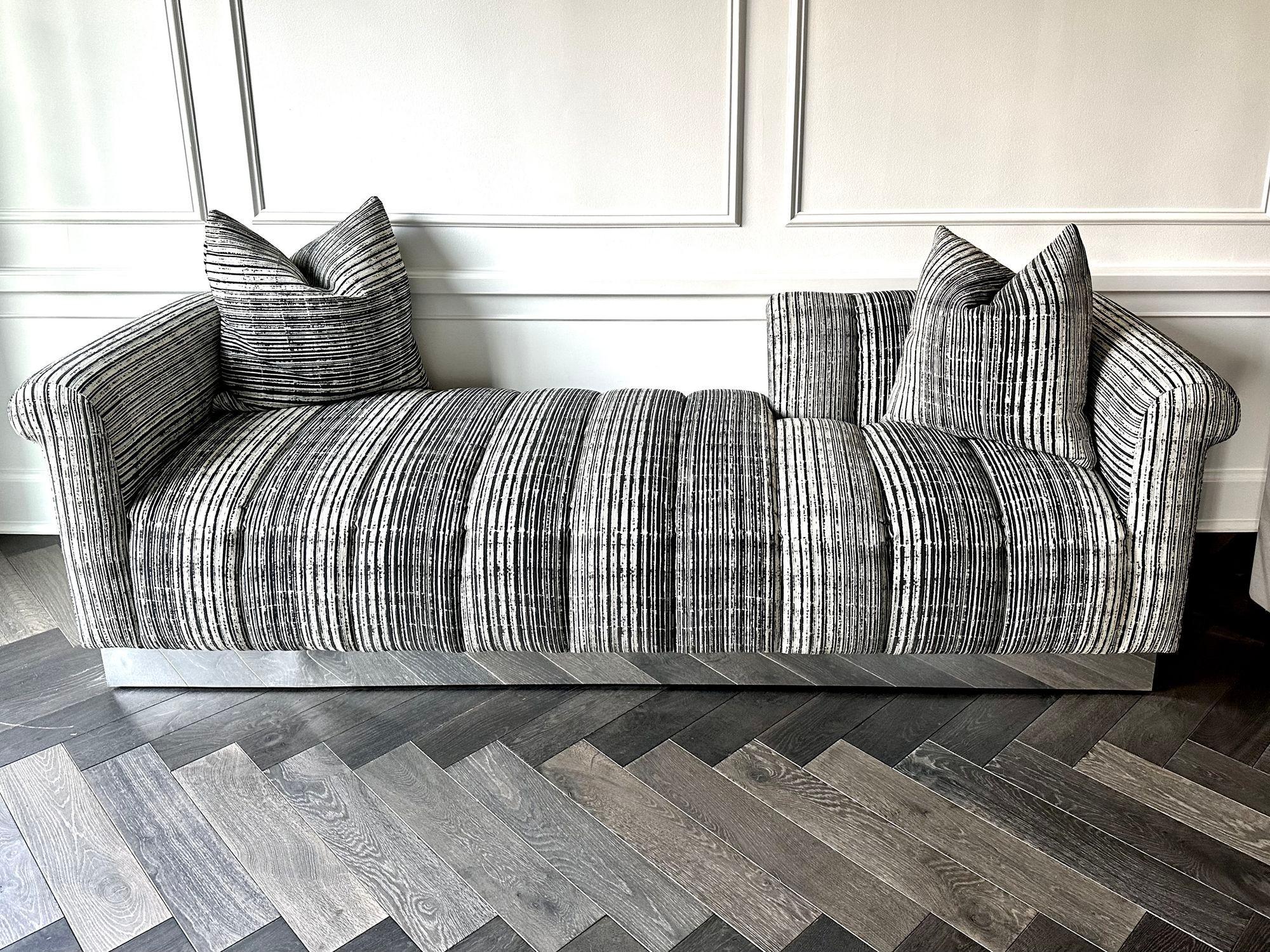 Mid-Century moderno Chaise lounge di Steve Chase con tappezzeria Channel Tufted, 1970 in vendita