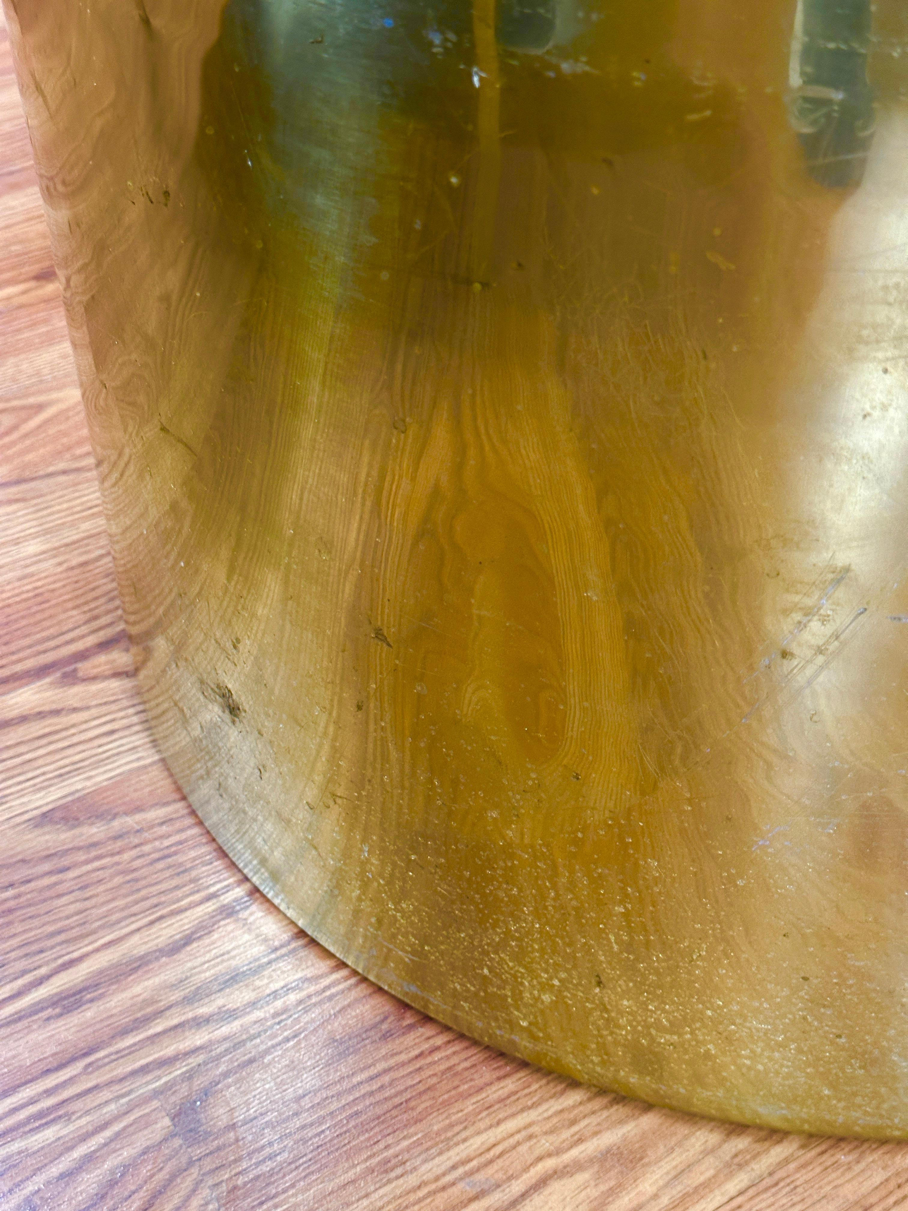Table de salle à manger Steve Chase Design en verre craquelé et laiton en vente 8