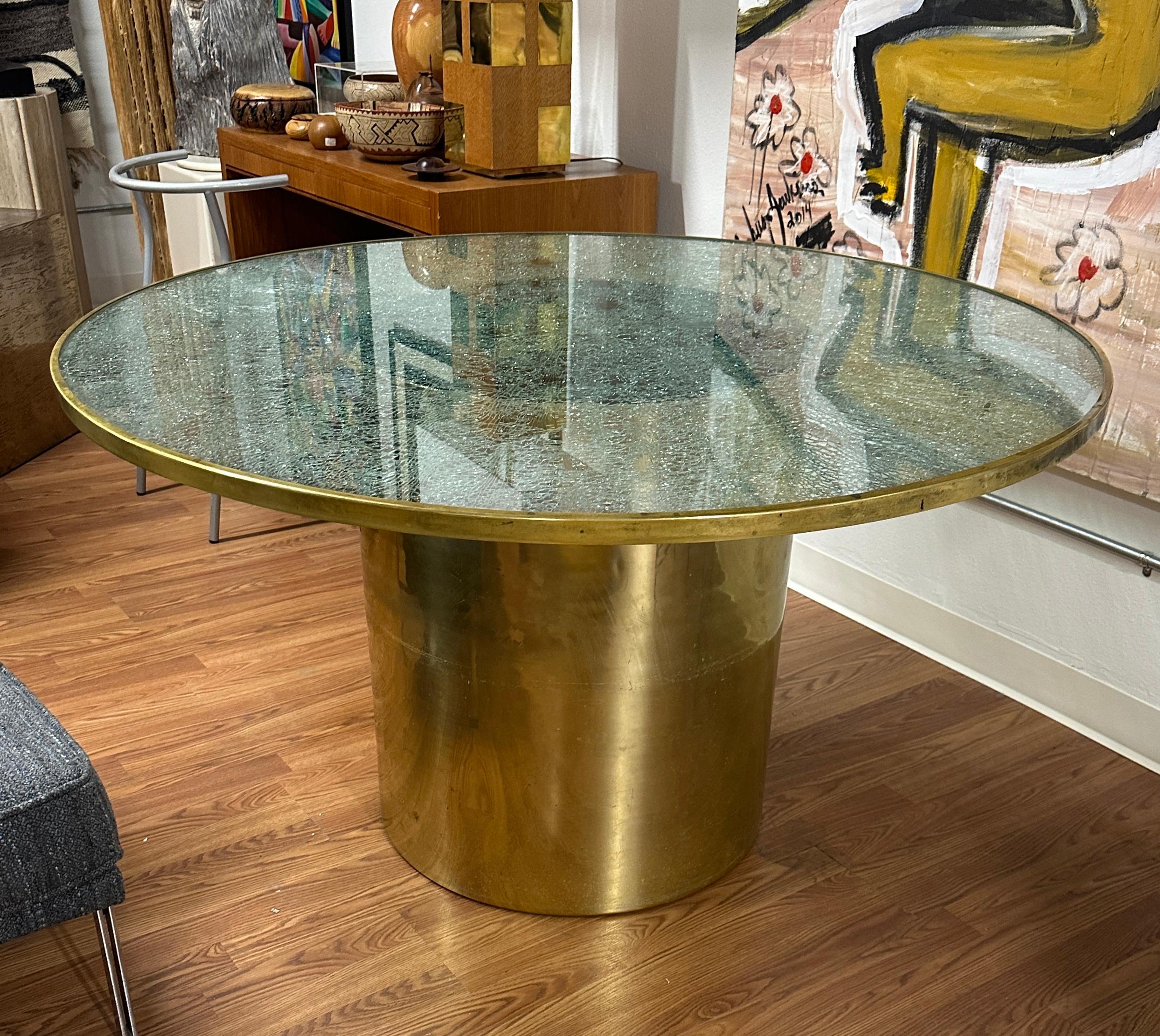 Table de salle à manger Steve Chase Design en verre craquelé et laiton Bon état - En vente à Palm Springs, CA
