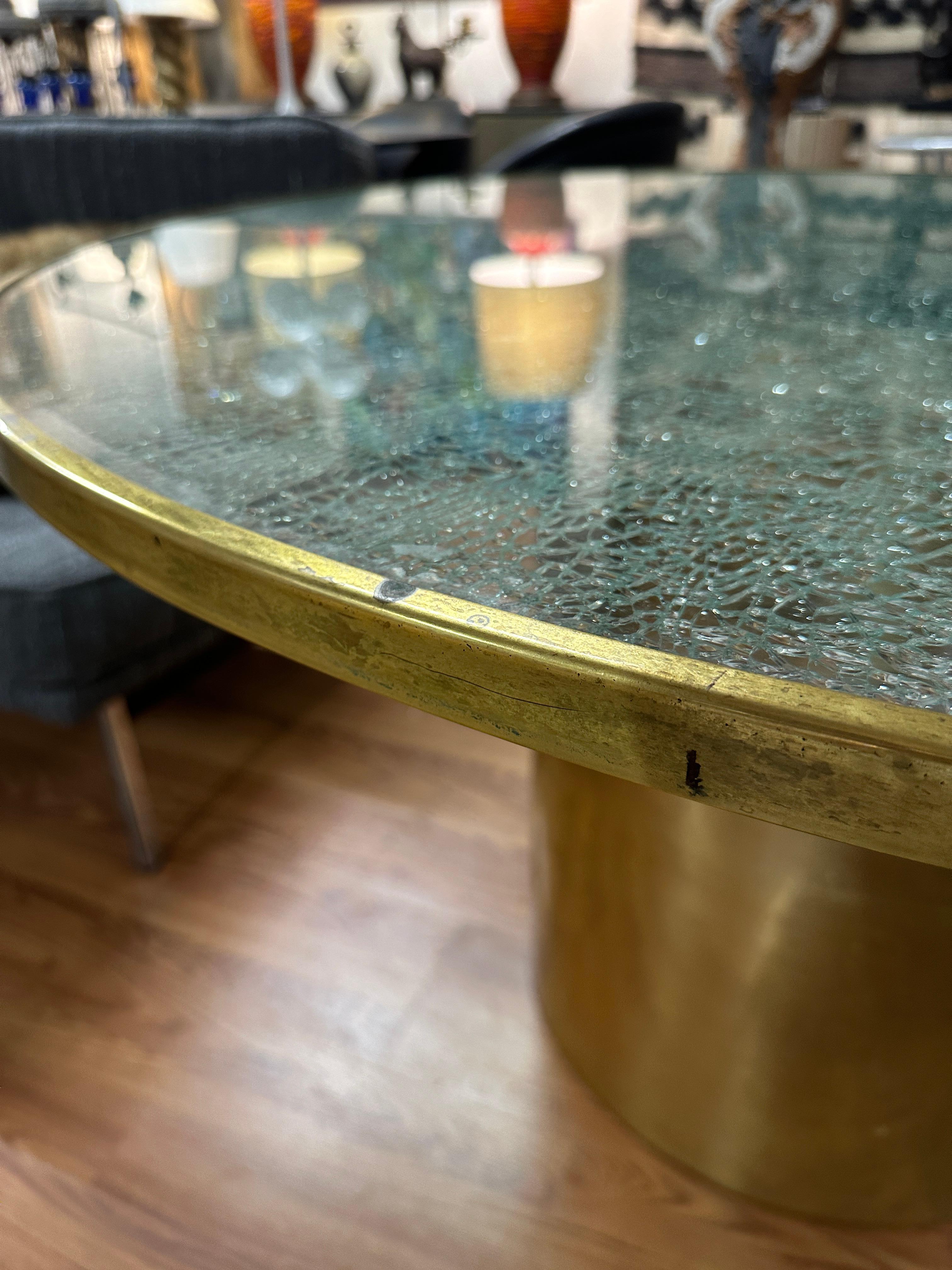 Laiton Table de salle à manger Steve Chase Design en verre craquelé et laiton en vente