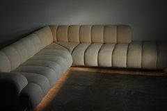 Steve Chase pour Martin Brattrud "Monterey"  Canapé canapé cannelé enluminé, signé