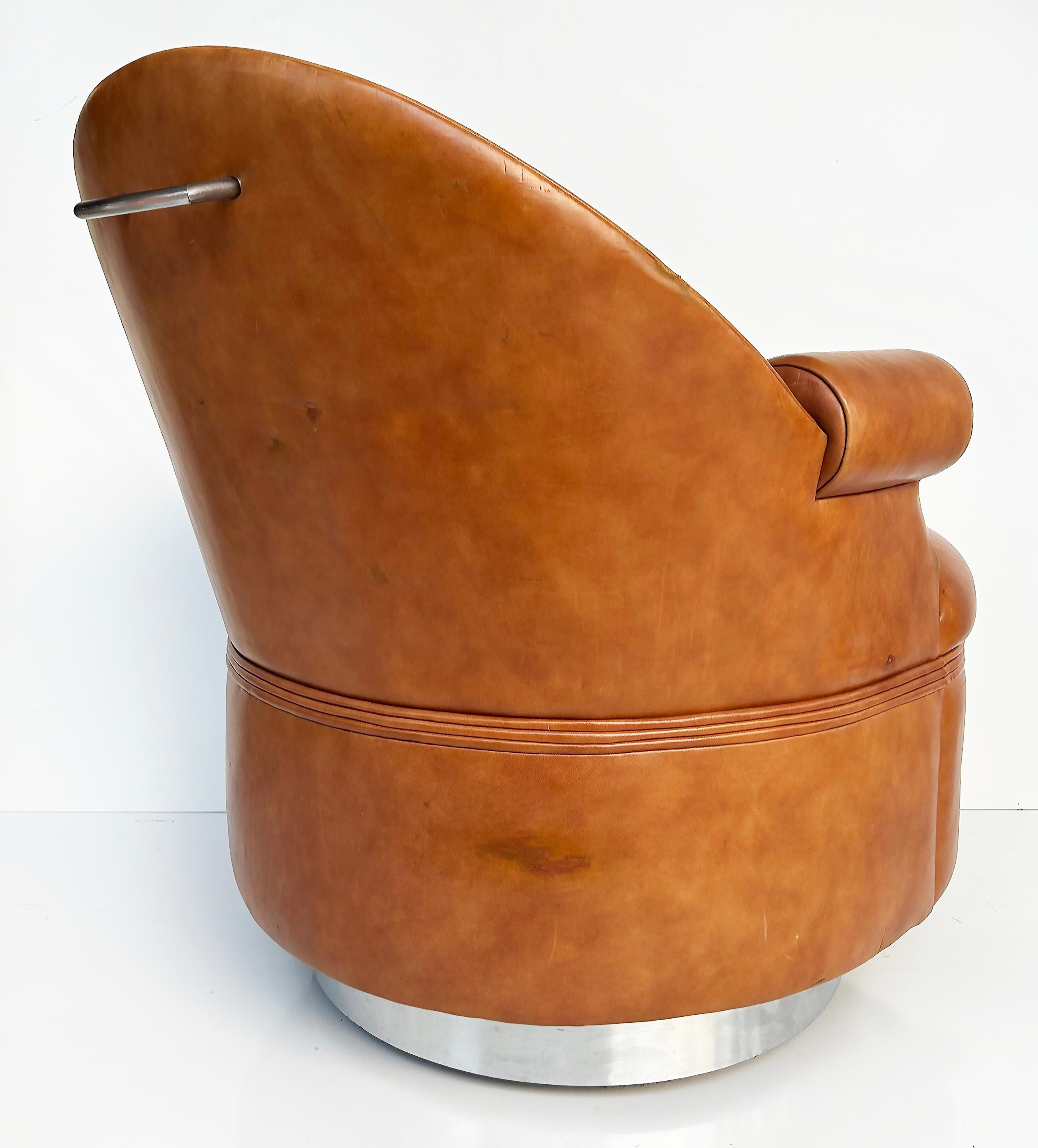 20ième siècle  Paire de fauteuils pivotants en cuir chromé sur roulettes Steve Chase Martin Brattrud en vente