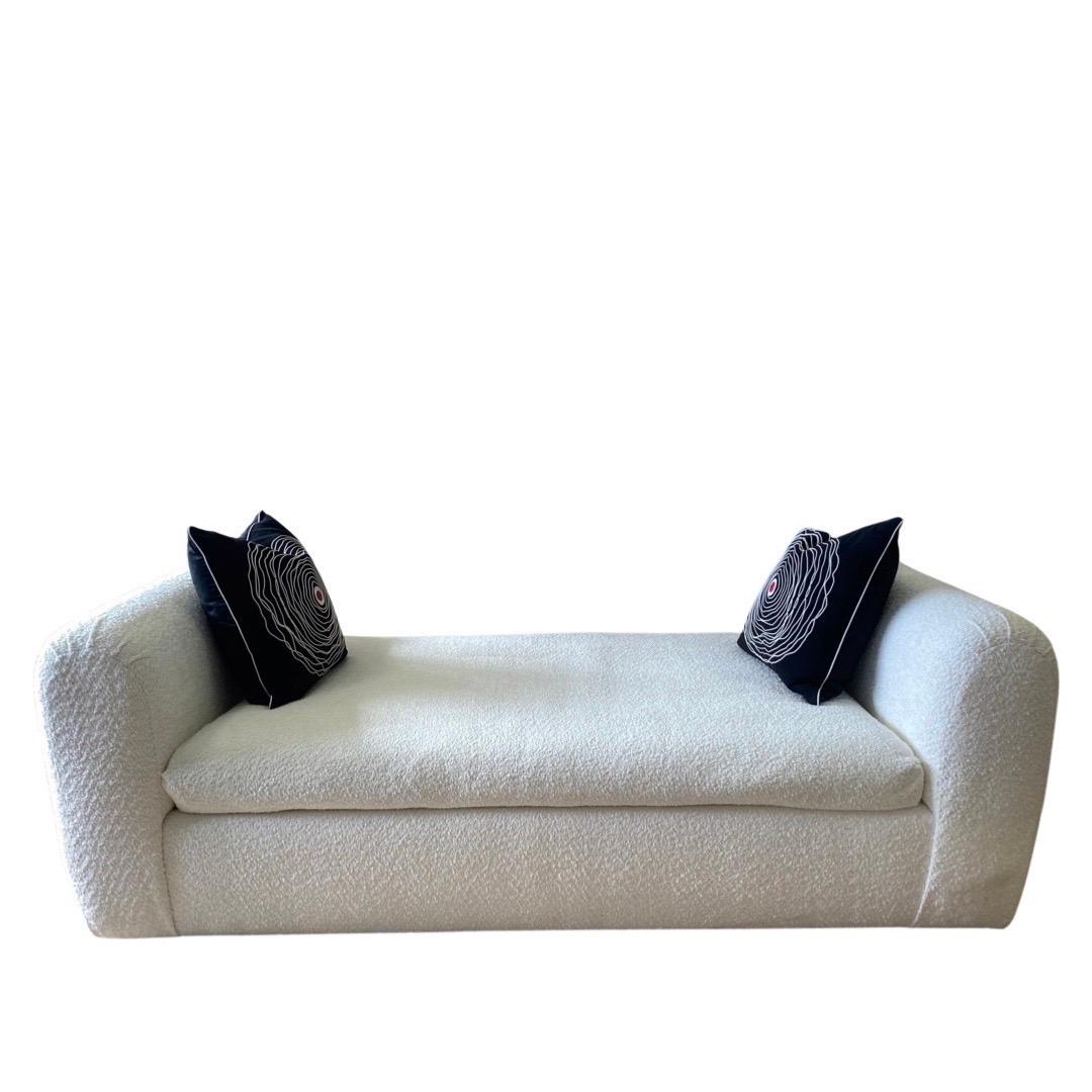 Steve Chase Rare Penthouse Chaise Lounge in new Off White Euro Bouclé en vente 2