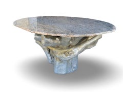 Steve Chase : Vintage et moderne  Coffre en granit et bois ciselé  Table à manger métallique