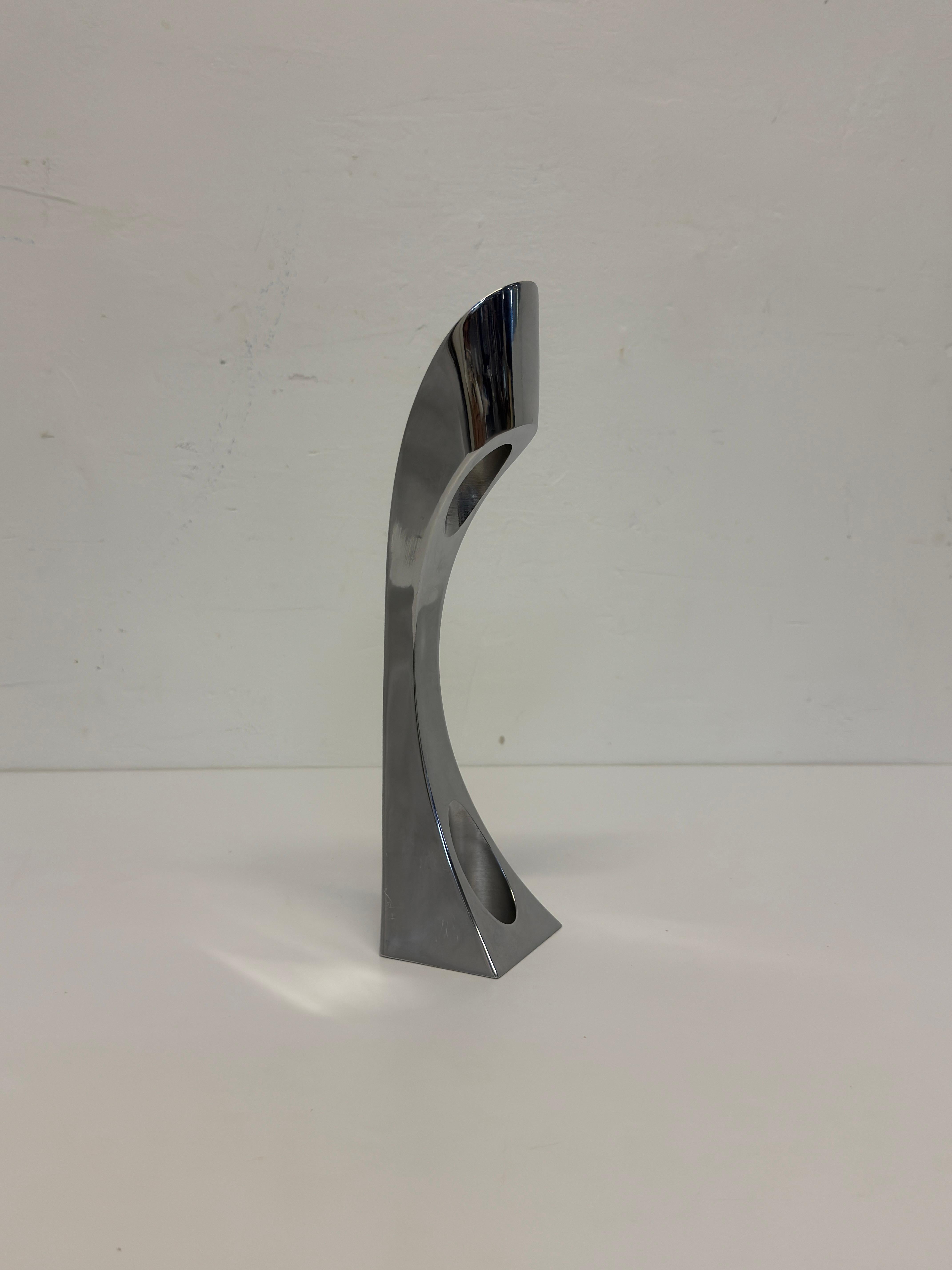 Moderner Kerzenständer aus polierter Legierung, entworfen von Steve Cozzolino für Nambe.