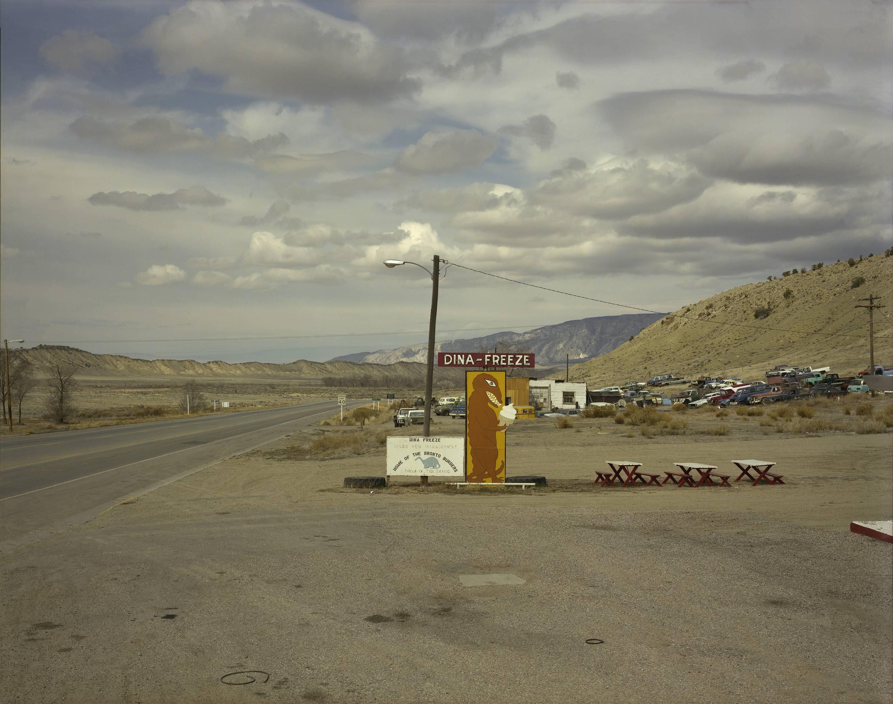 Color Photograph di Steve Fitch - Dinosaur, Colorado; 16 marzo 1981