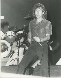 Robert Plant Performing at the Los Angeles Forum 1985 Press Print