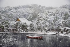 Bois recouvert de neige dans le jardin de Sankei-en, Yokohama, Japon