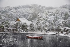 Barca coperta di neve nei giardini di Sankei-En, Giappone, 2014  - Steve McCurry