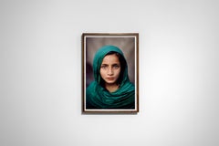 Ragazza con scialle verde, Peshawar, Pakistan, 2002 - Steve McCurry(Ritratto a colori)