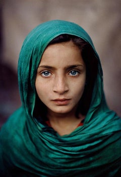 Jeune fille avec châle vert, Peshawar, Pakistan