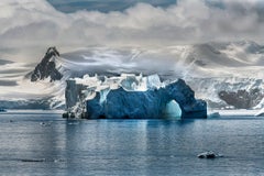 Iceberg von Steve McCurry, 2019, Digitaler C-Print, Landschaftsfotografie