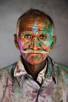 Man überzogen mit Pulver, Rajasthan, Indien