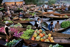 Market Vendors on Dal Lake, Kashmir, 1999 - Steve McCurry (Colour Photography)