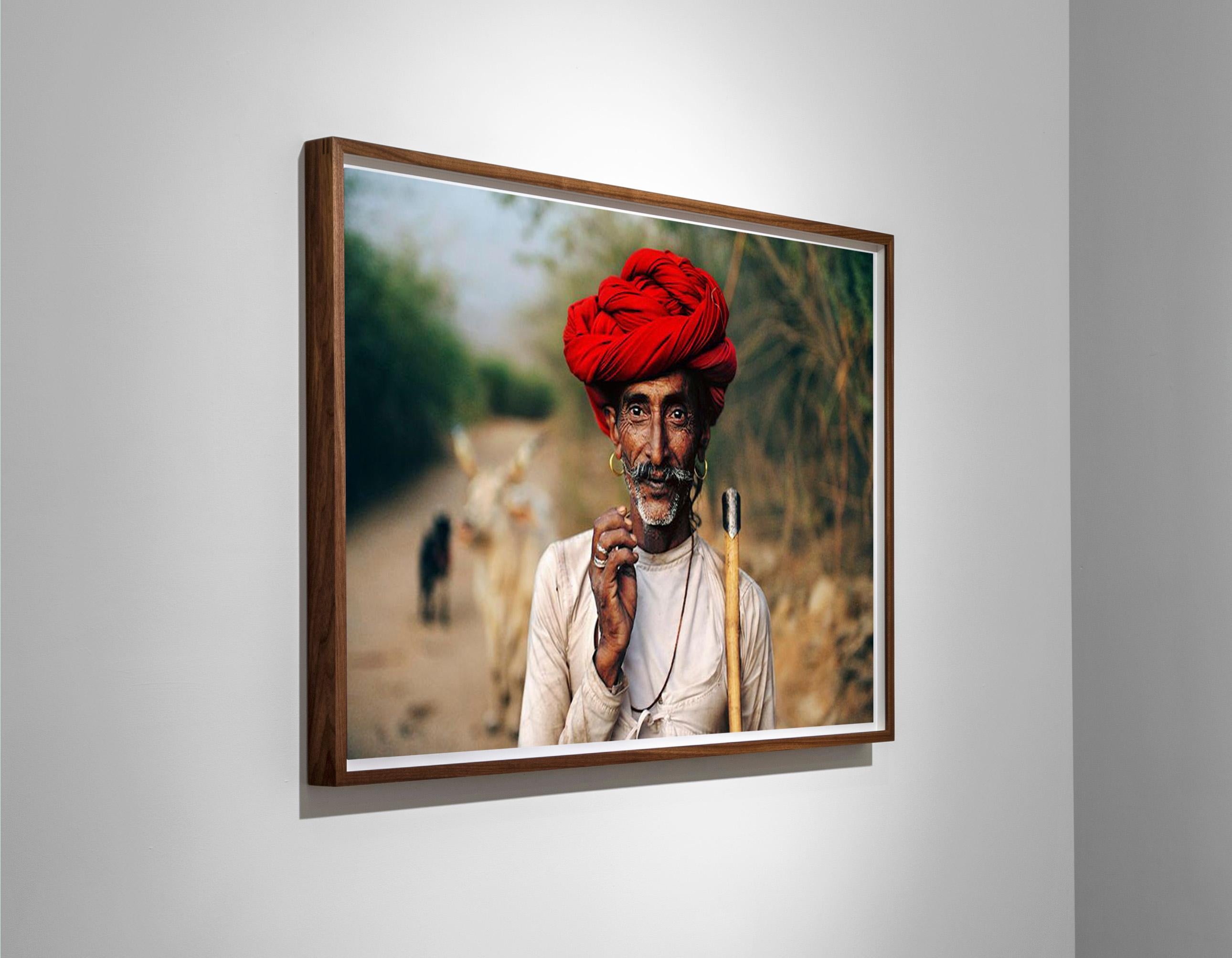 Berger Rabari, Rajasthan, Inde, 2009  - Steve McCurry (Photographie couleur) en vente 3