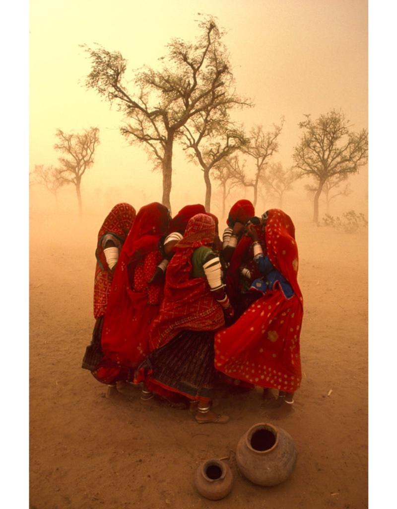Steve McCurry Color Photograph – Rajasthan, Indien 1983
