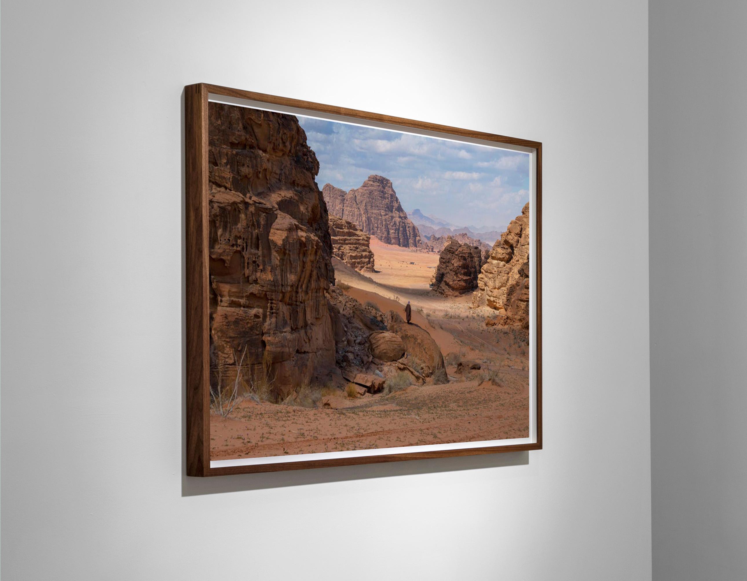 Wadi Rum, Jordanie, 2019 - Steve McCurry (photographie couleur) en vente 2