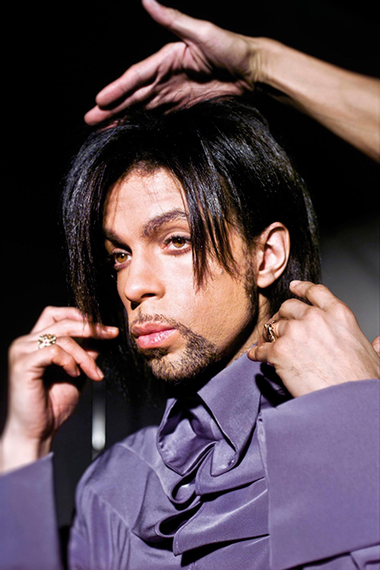Porträt des amerikanischen Singer-Songwriters, Multiinstrumentalisten und Plattenproduzenten Prince.

Verfügbare Größen: 
16 "x12" Auflage von 25
20 "x16" Auflage von 25
24 "x20" Auflage von 25
40 "x30" Auflage von 25
60 "x40" Auflage von 25
72