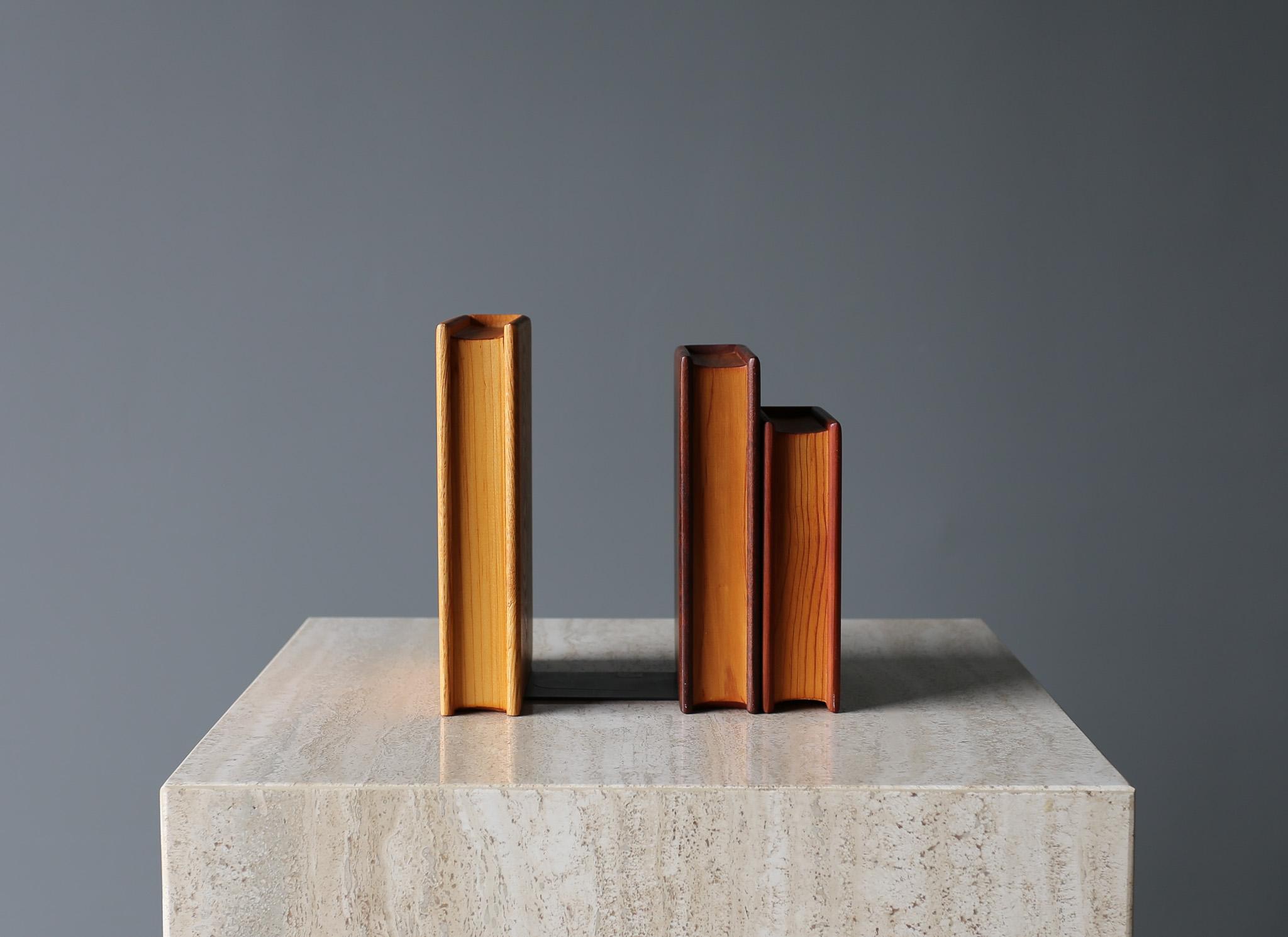 Steven B. Levine Handcrafted Wood Bookends  In Good Condition For Sale In Costa Mesa, CA