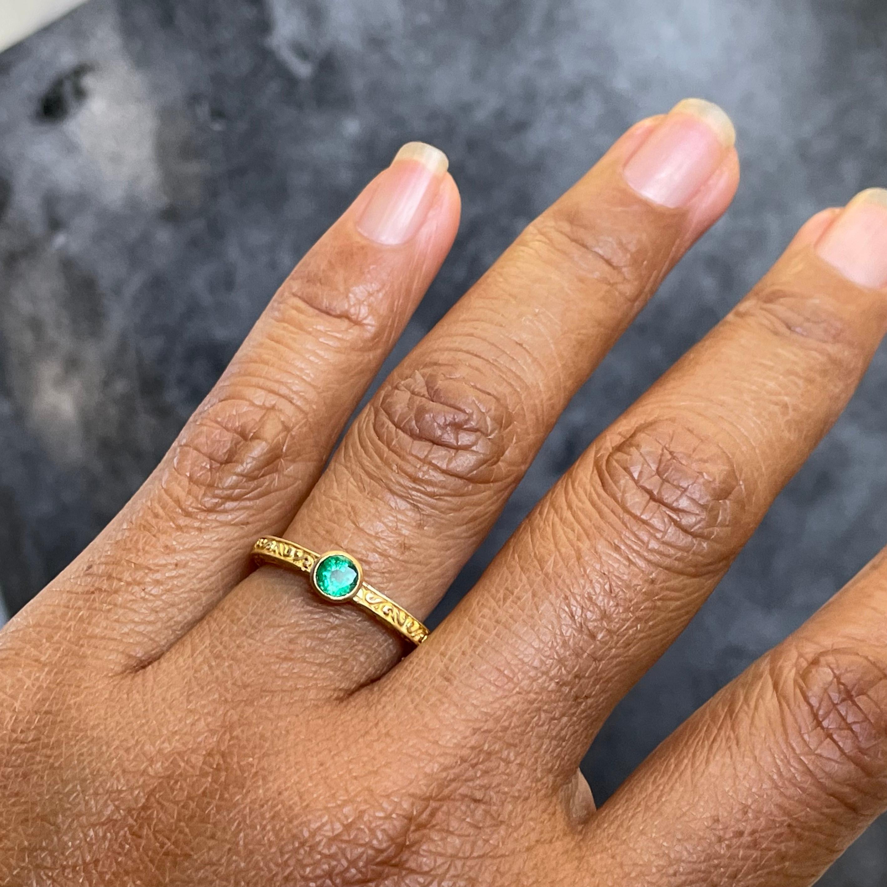 Rose Cut Steven Battelle 0.3 Carat Emerald 18K Ring For Sale