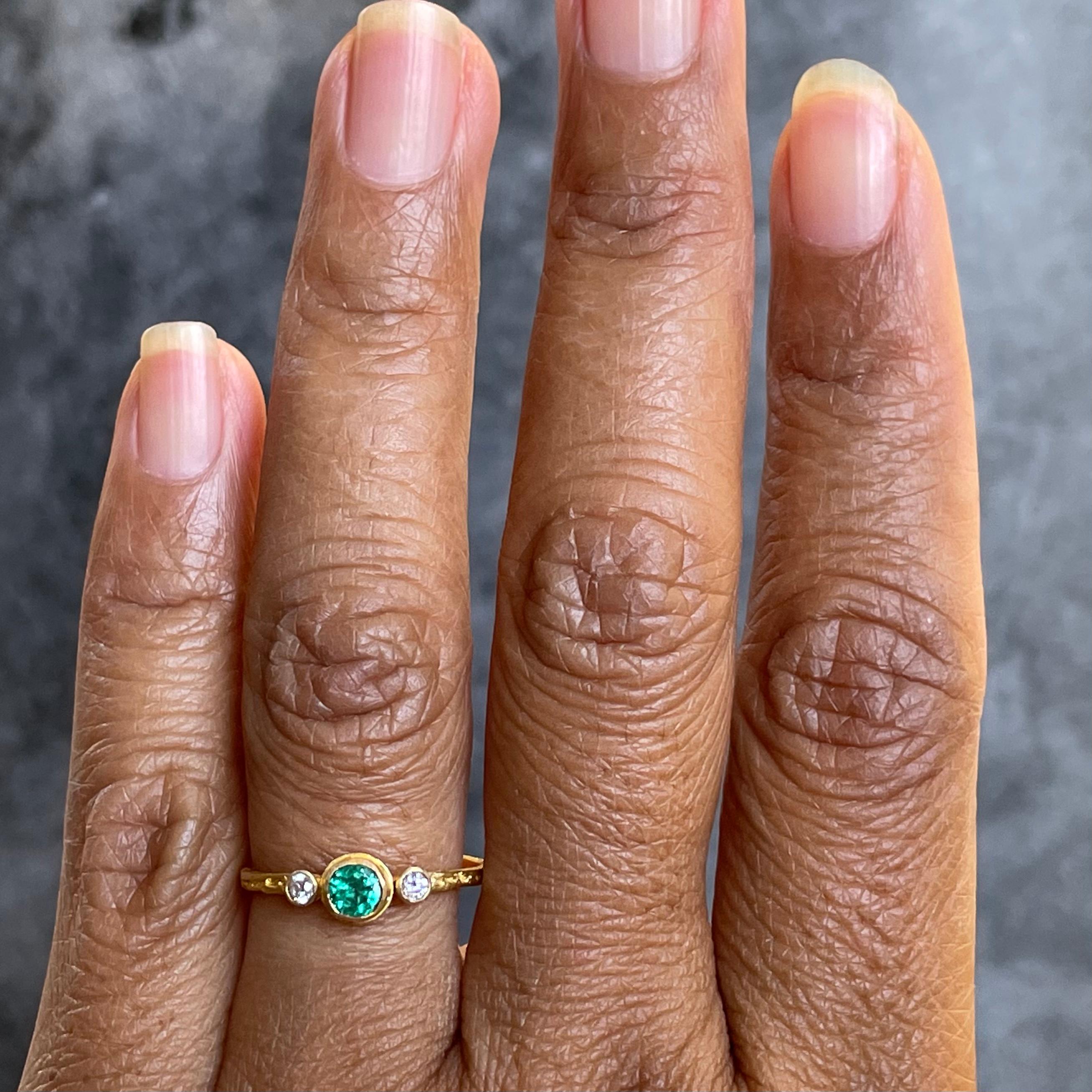 Steven Battelle 0.5 Carat Emerald and Diamond 18K Gold Ring For Sale 1