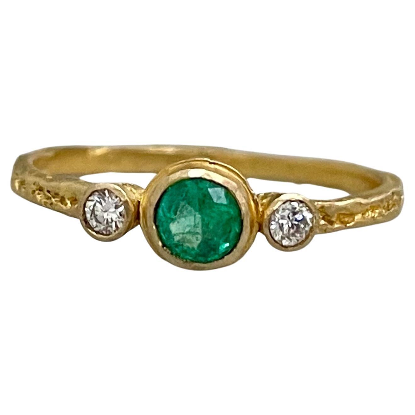 Steven Battelle 0.5 Carat Emerald and Diamond 18K Gold Ring For Sale