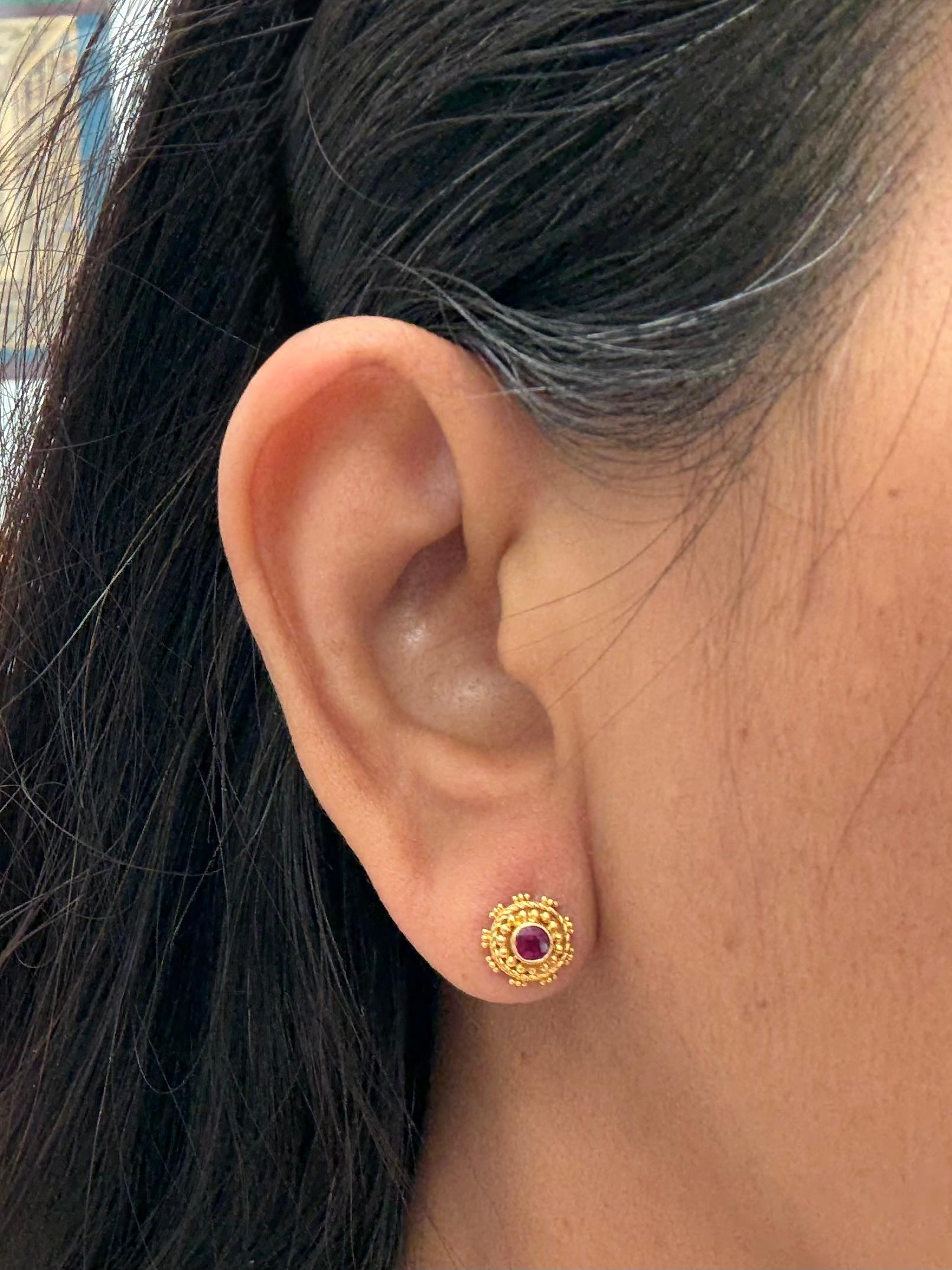 Steven Battelle 0.5 Carats Ruby 22K Gold Granulated Post Earrings in vendita 6