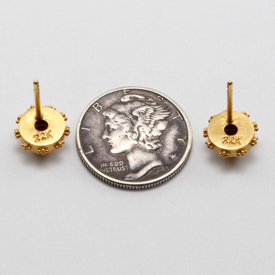 Steven Battelle 0.5 Carats Ruby 22K Gold Granulated Post Earrings In condizioni Nuovo in vendita a Soquel, CA