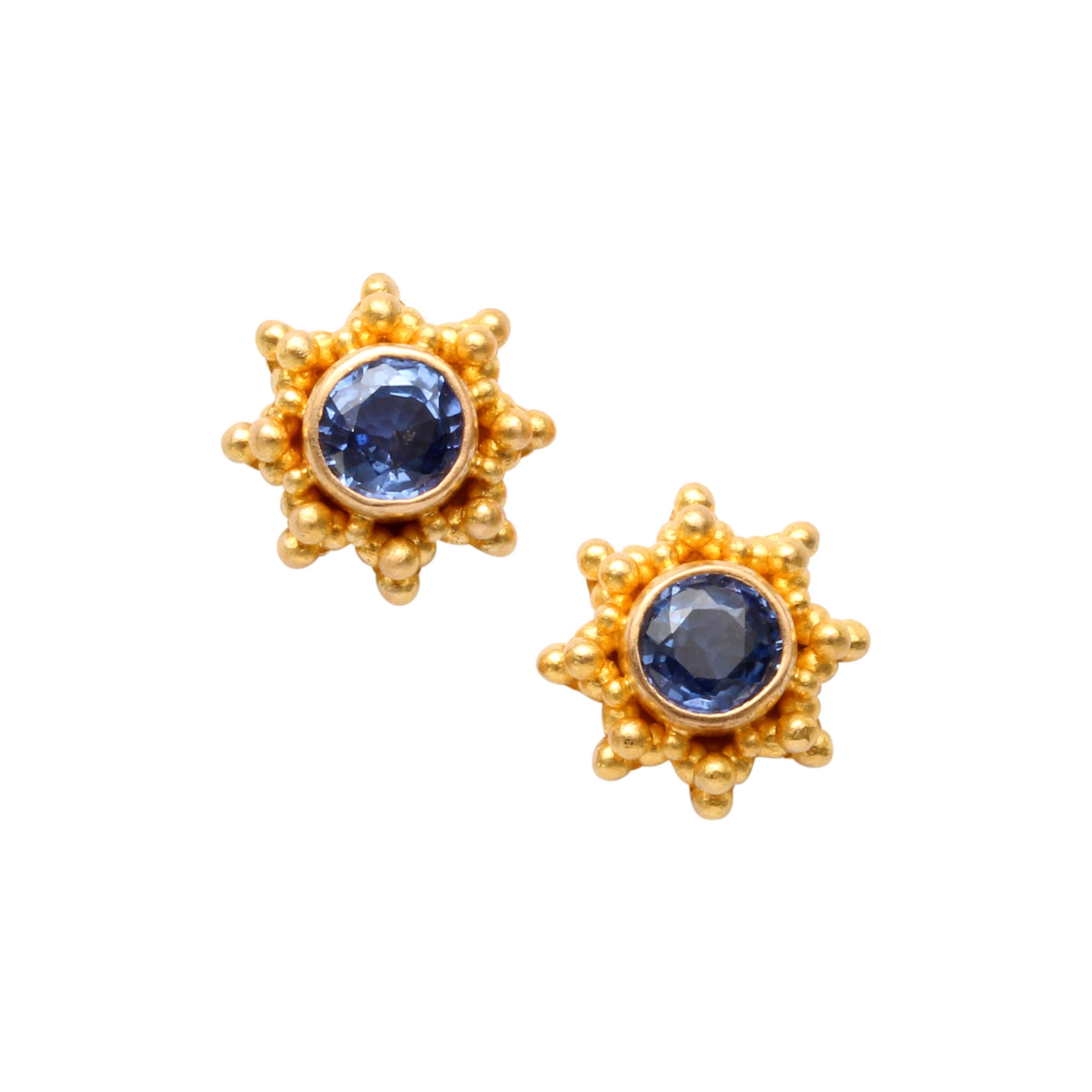 Women's Steven Battelle 0.7 Carats Blue Sapphire 22K Gold Post Earrings For Sale