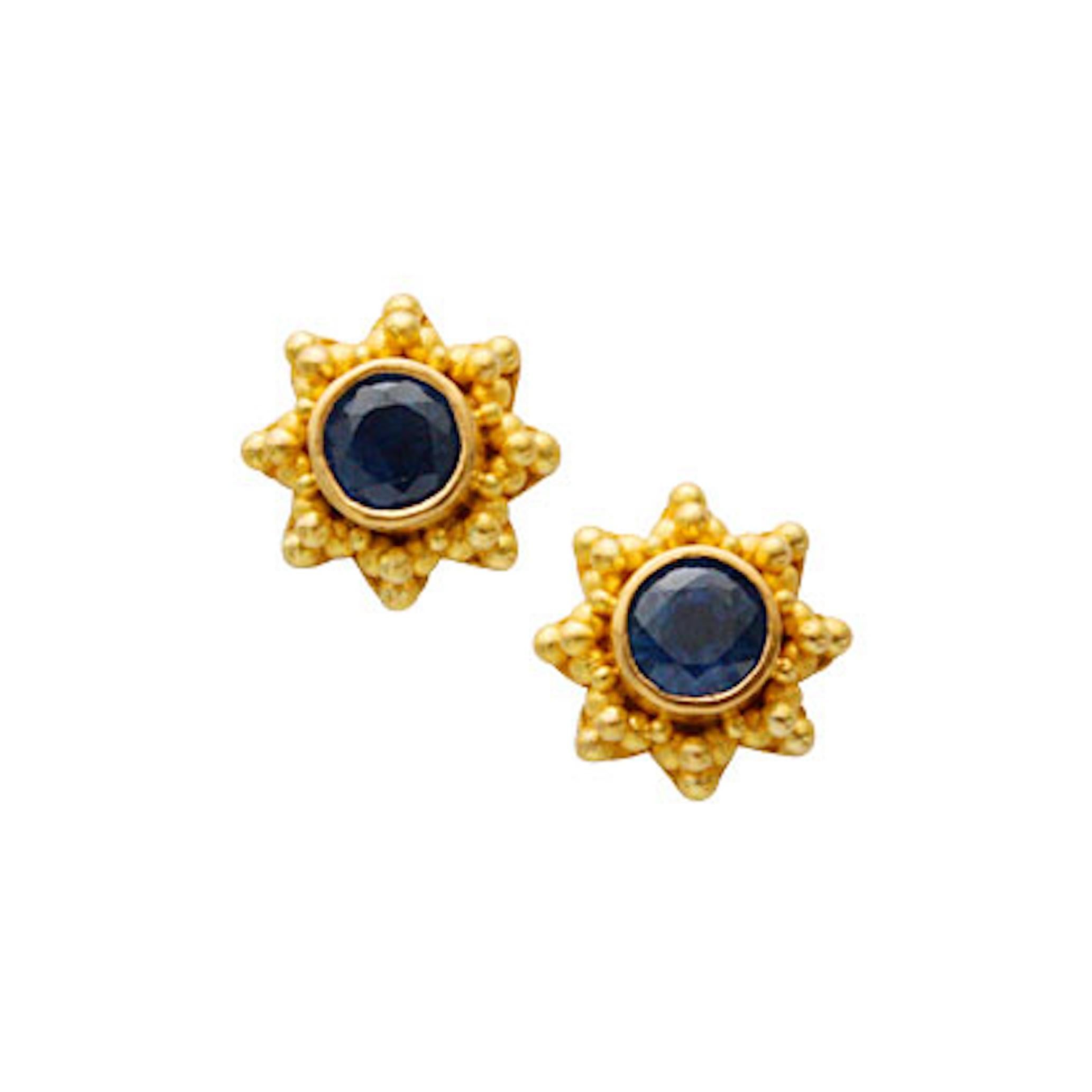 Steven Battelle 0.7 Carats Blue Sapphire 22K Gold Post Earrings en vente