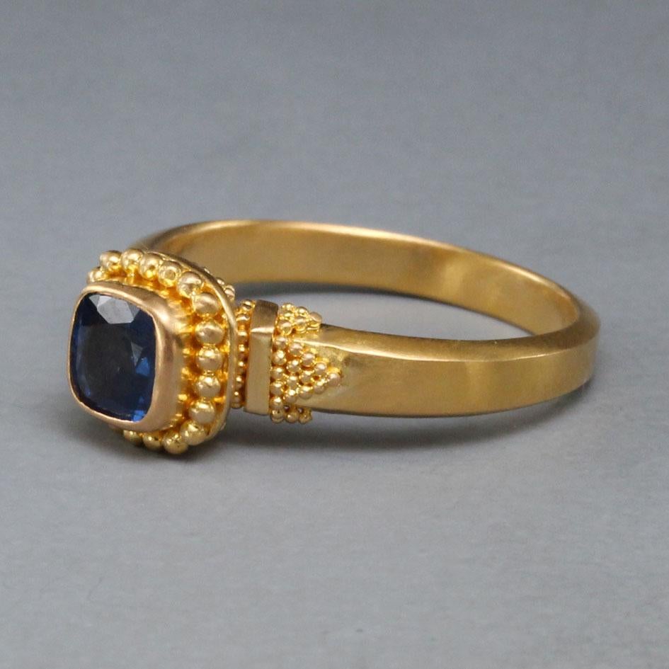Contemporary Steven Battelle 0.7 Carats Blue Sapphire 22k Gold Ring For Sale