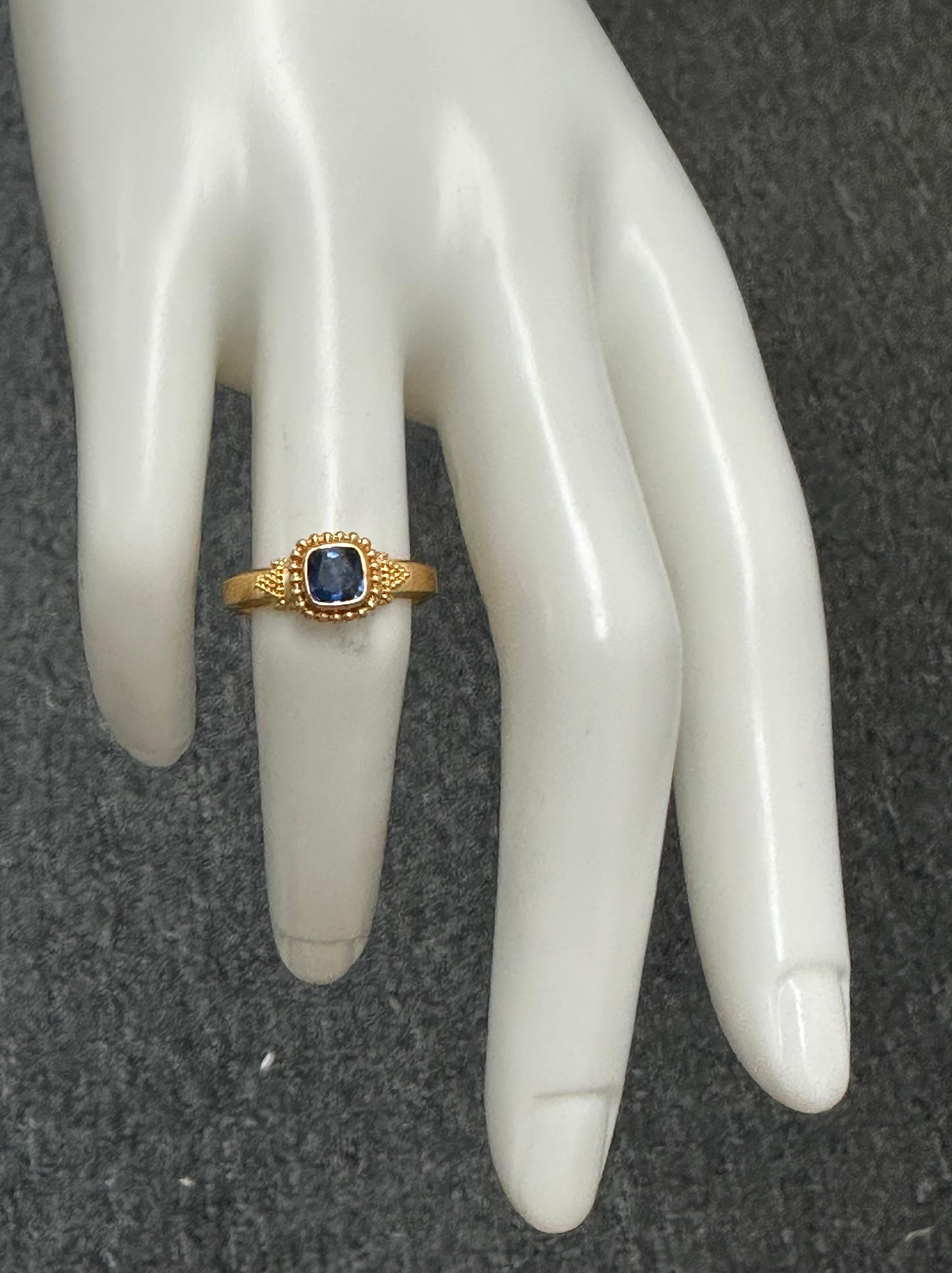 Women's Steven Battelle 0.7 Carats Blue Sapphire 22k Gold Ring For Sale