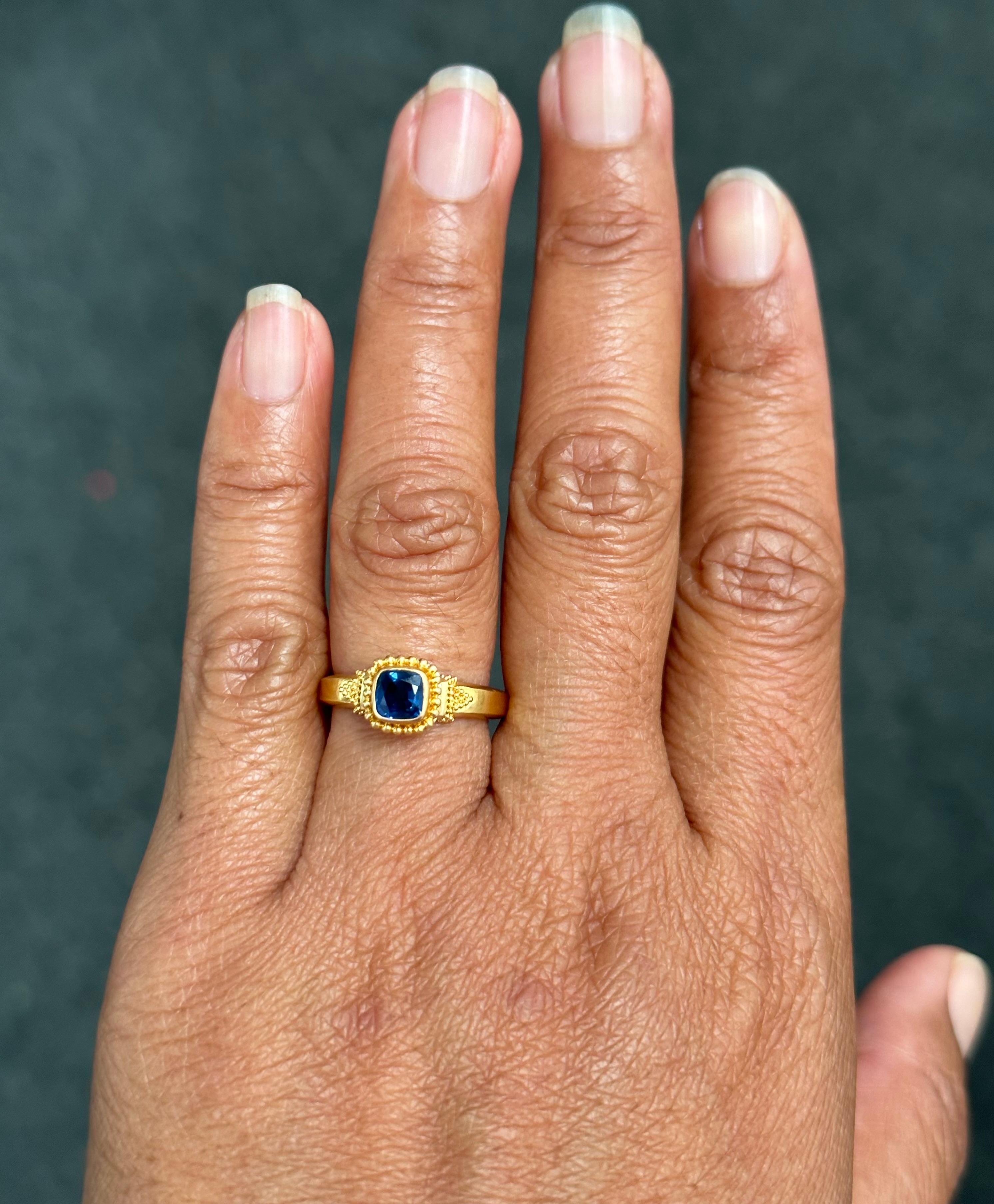 Steven Battelle 0.7 Carats Blue Sapphire 22k Gold Ring For Sale 2