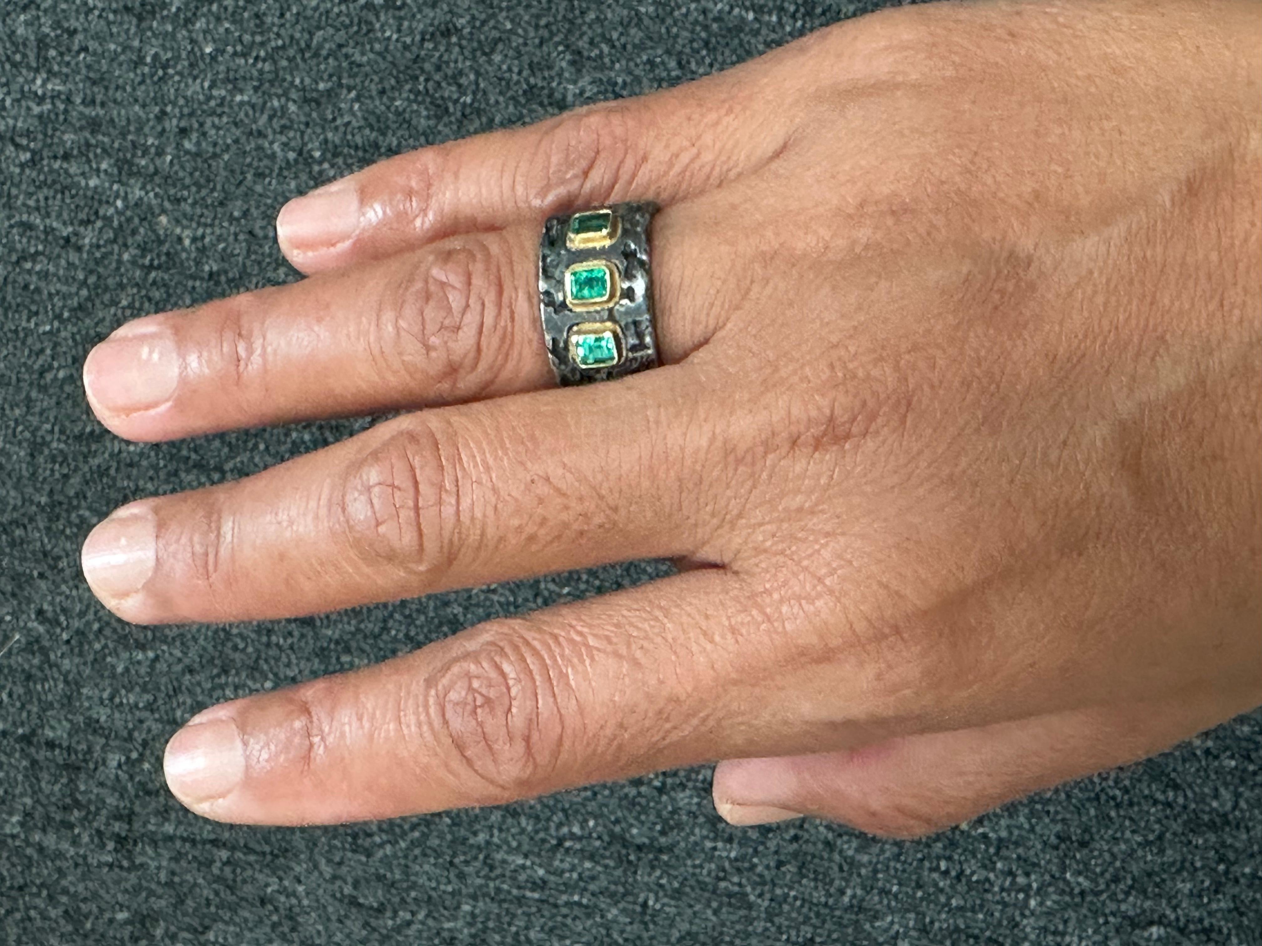 Steven Battelle 0.7 Carats Columbian Emeralds Oxidized Silver 18k Gold Ring For Sale 3