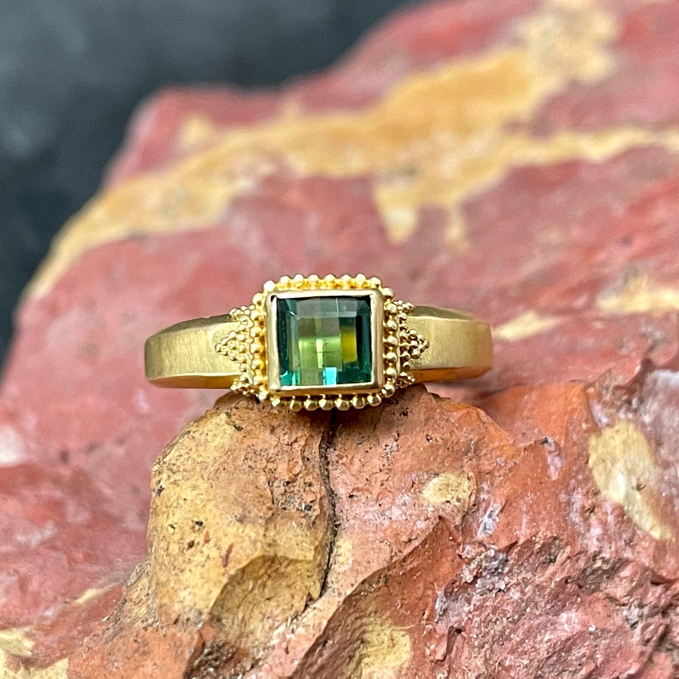 Steven Battelle 0.7 Carats Green Tourmaline 22K Gold Ring For Sale 4