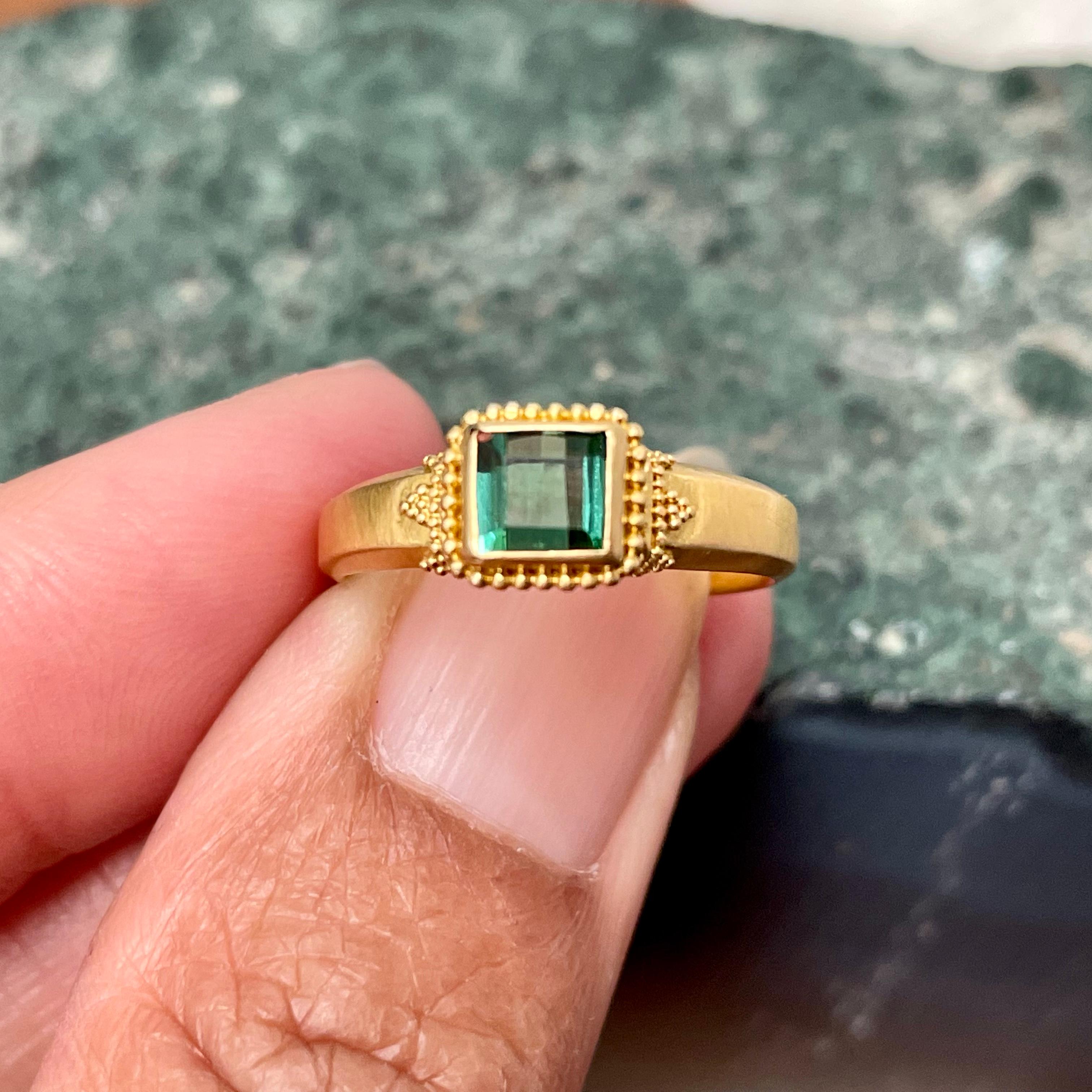 Steven Battelle 0.7 Carats Green Tourmaline 22K Gold Ring In New Condition For Sale In Soquel, CA
