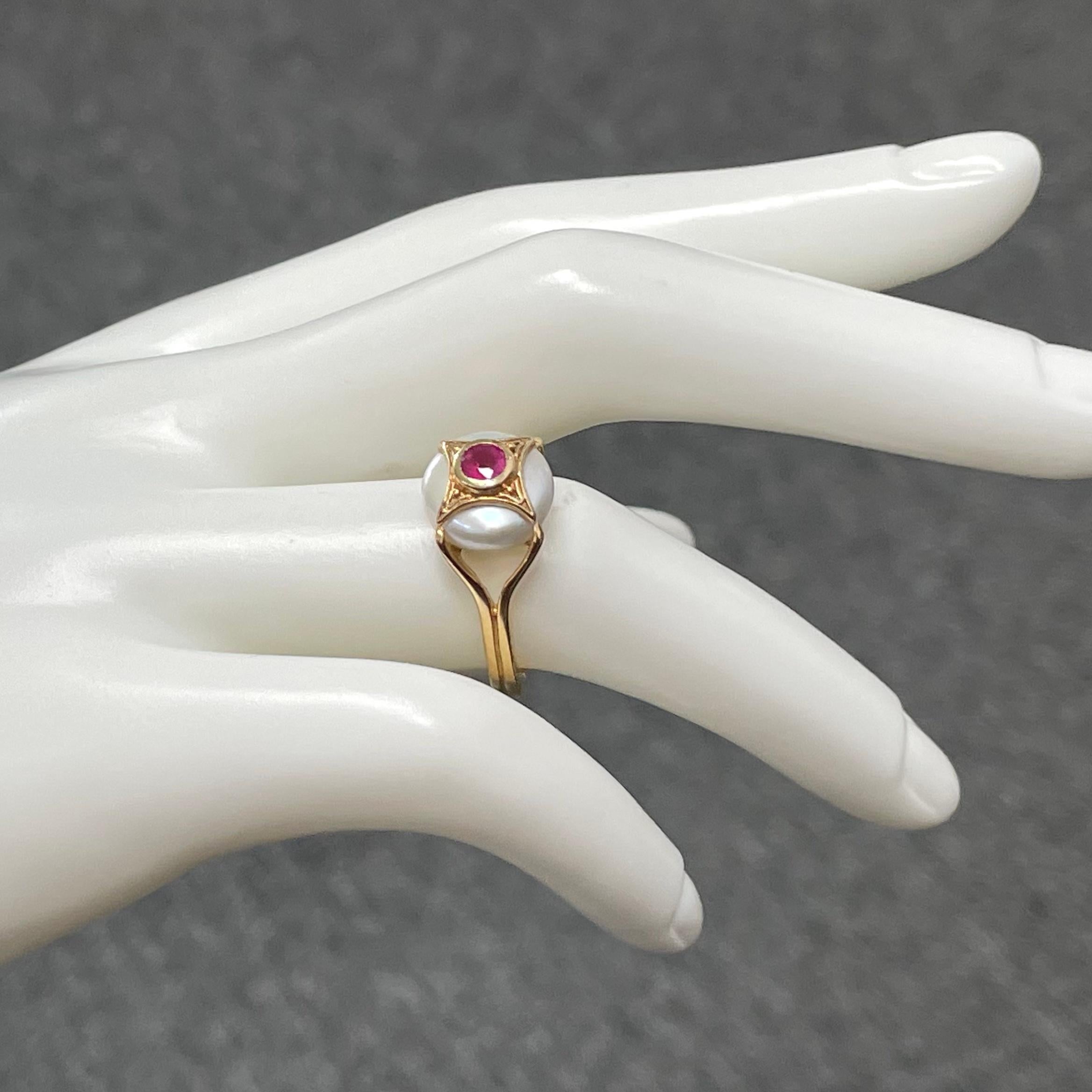 Steven Battelle 0.8 Carat Ruby Pearl 18K Gold Ring For Sale 2
